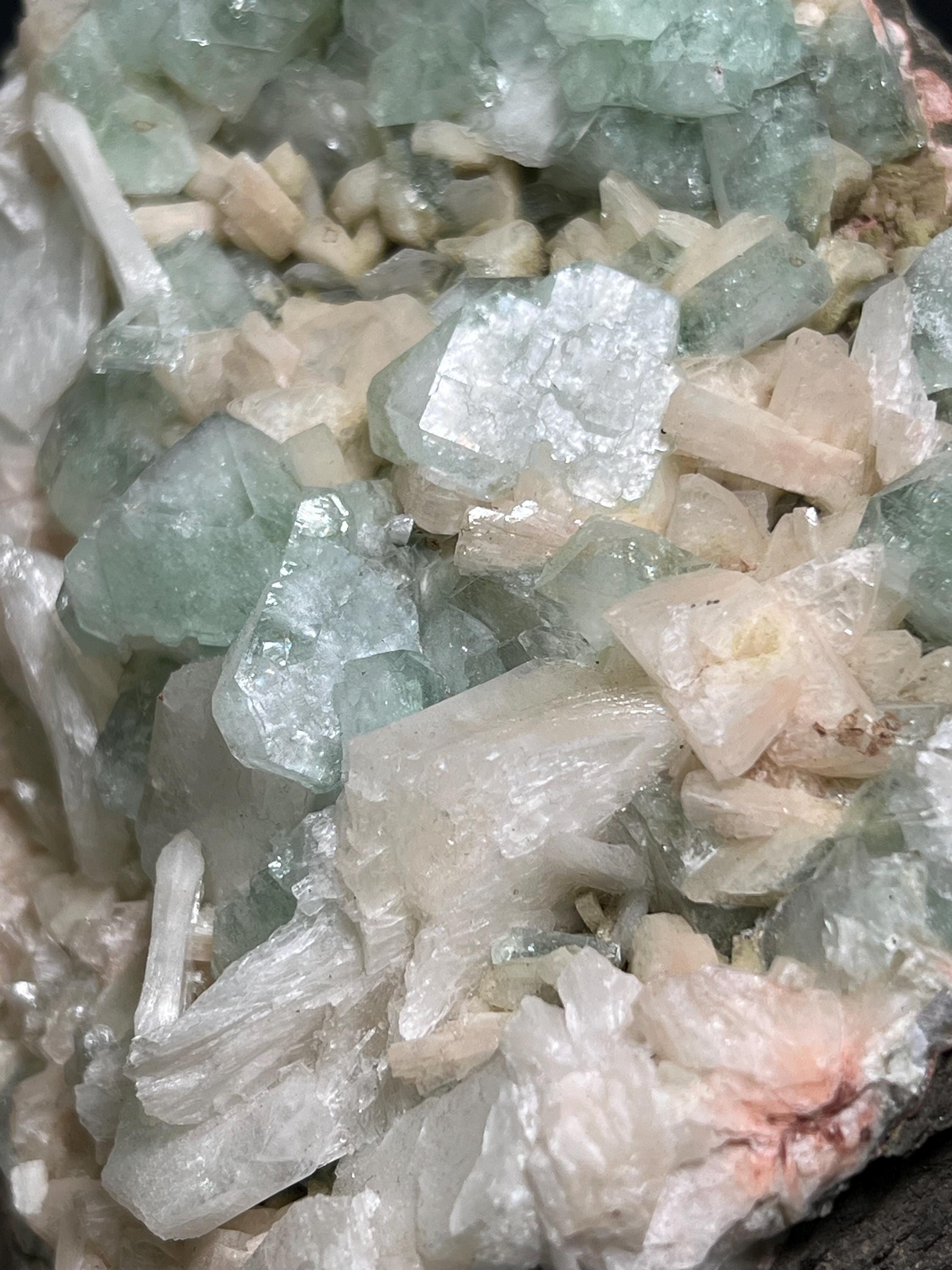 Apophyllite With Heuldanite Specimen, 1kg - Crystal Gemstone AE 