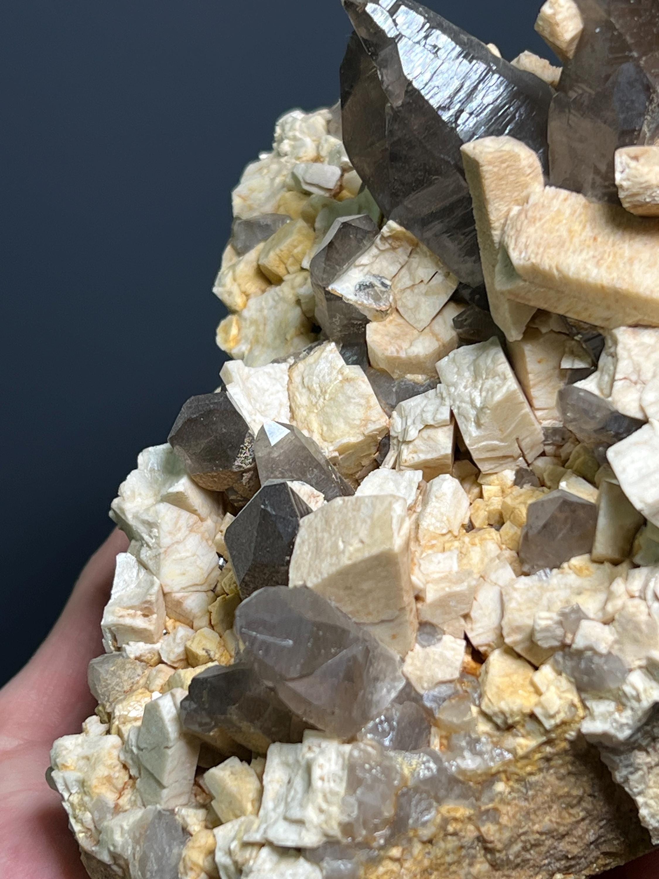 Ortochlase With Smoky Quartz Specimen, 1,5Kg - Crystal Gemstone AE 