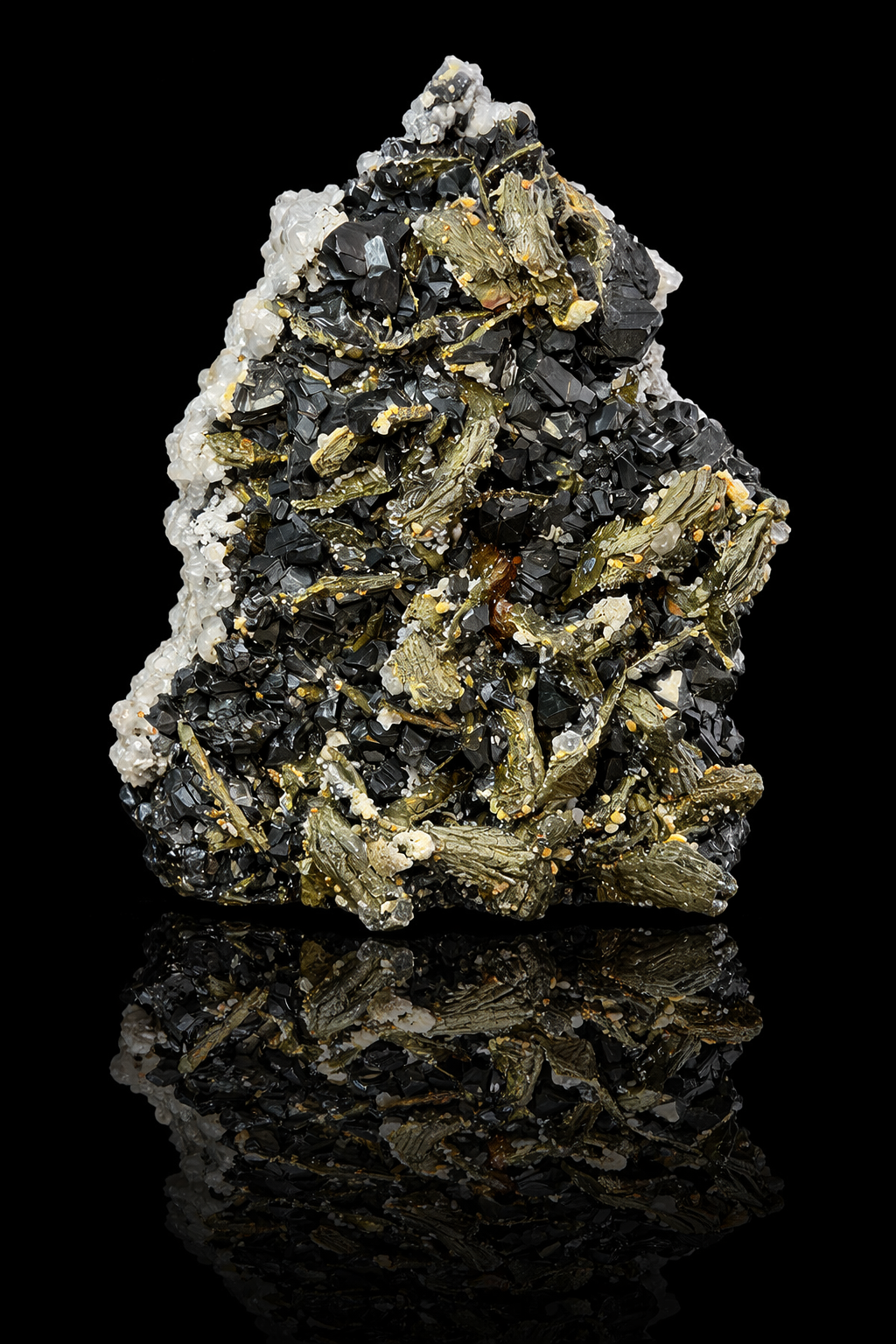 Kosovo Mineral Specimen: Tetrahedrite, Sphalerite, Chalcopyrite, Quartz - Crystal Gemstone AE 