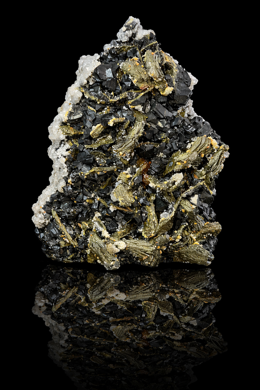 Kosovo Mineral Specimen: Tetrahedrite, Sphalerite, Chalcopyrite, Quartz