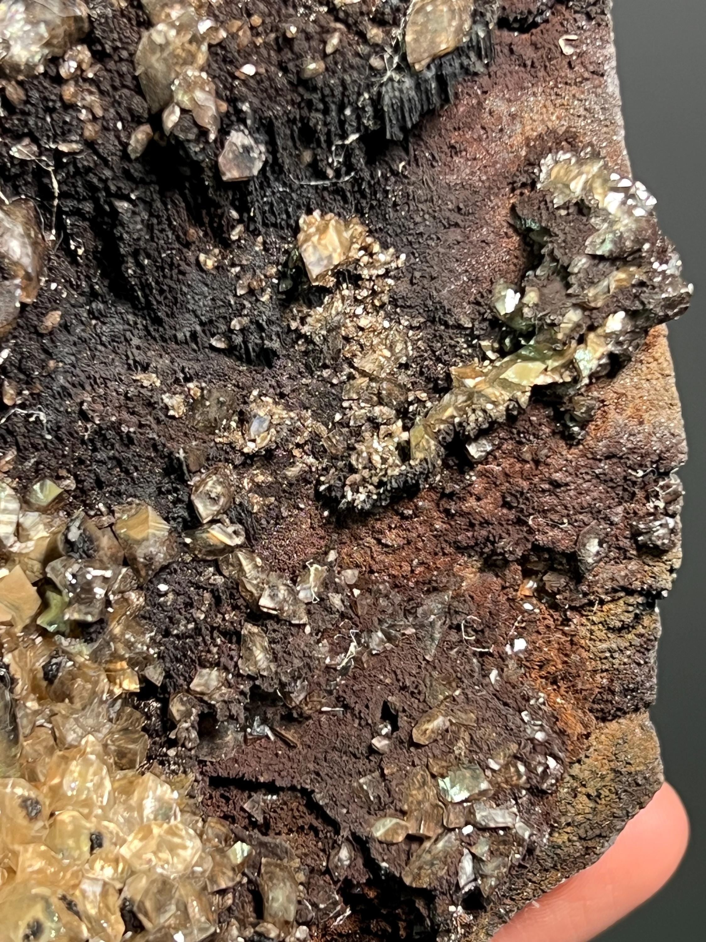 Museum Quality, Unique Specimen, Crystal Barite And Limonite With Goethite - Crystal Gemstone AE 