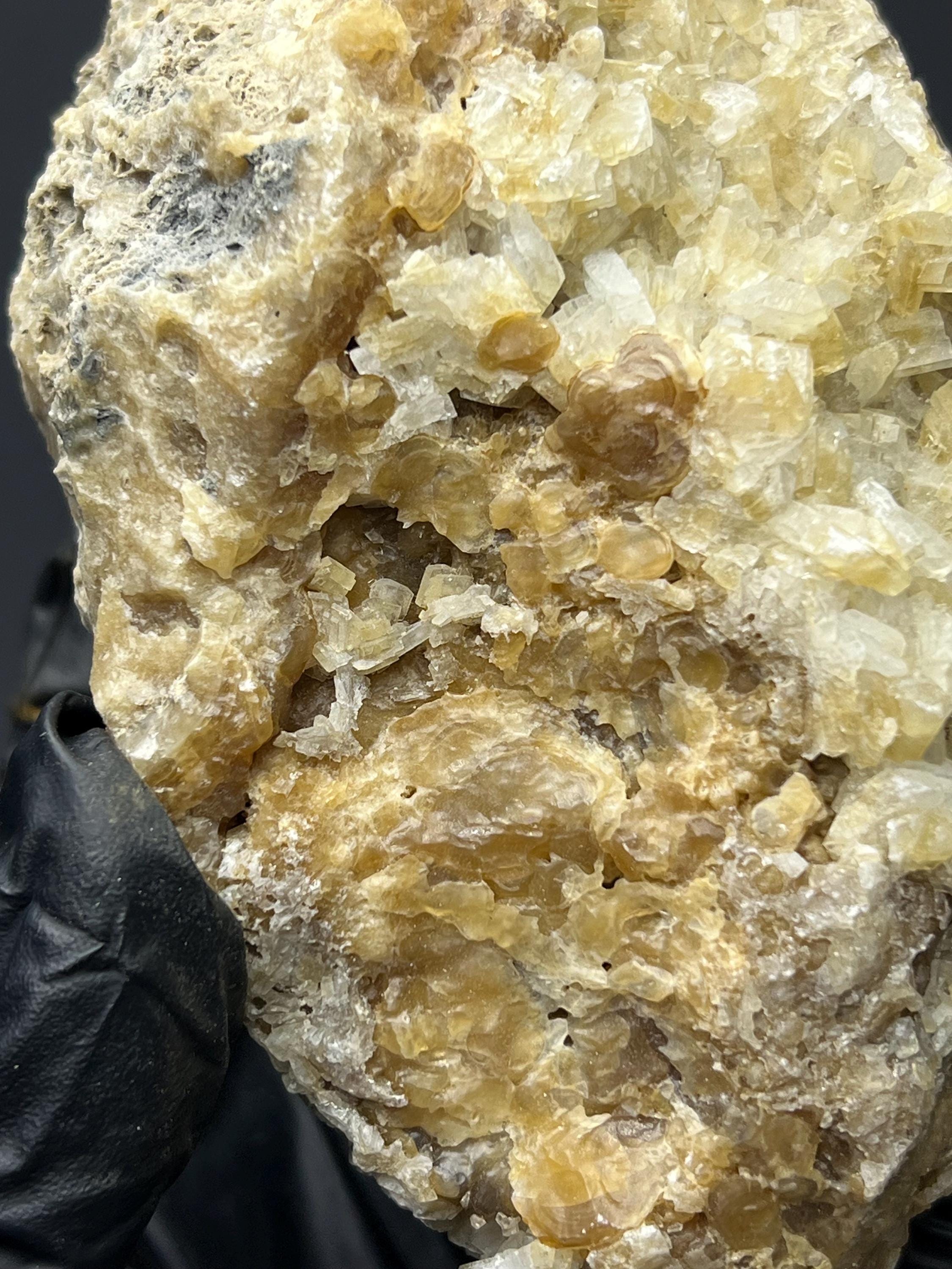 Dolomite Crystals Stone - Crystal Gemstone AE 