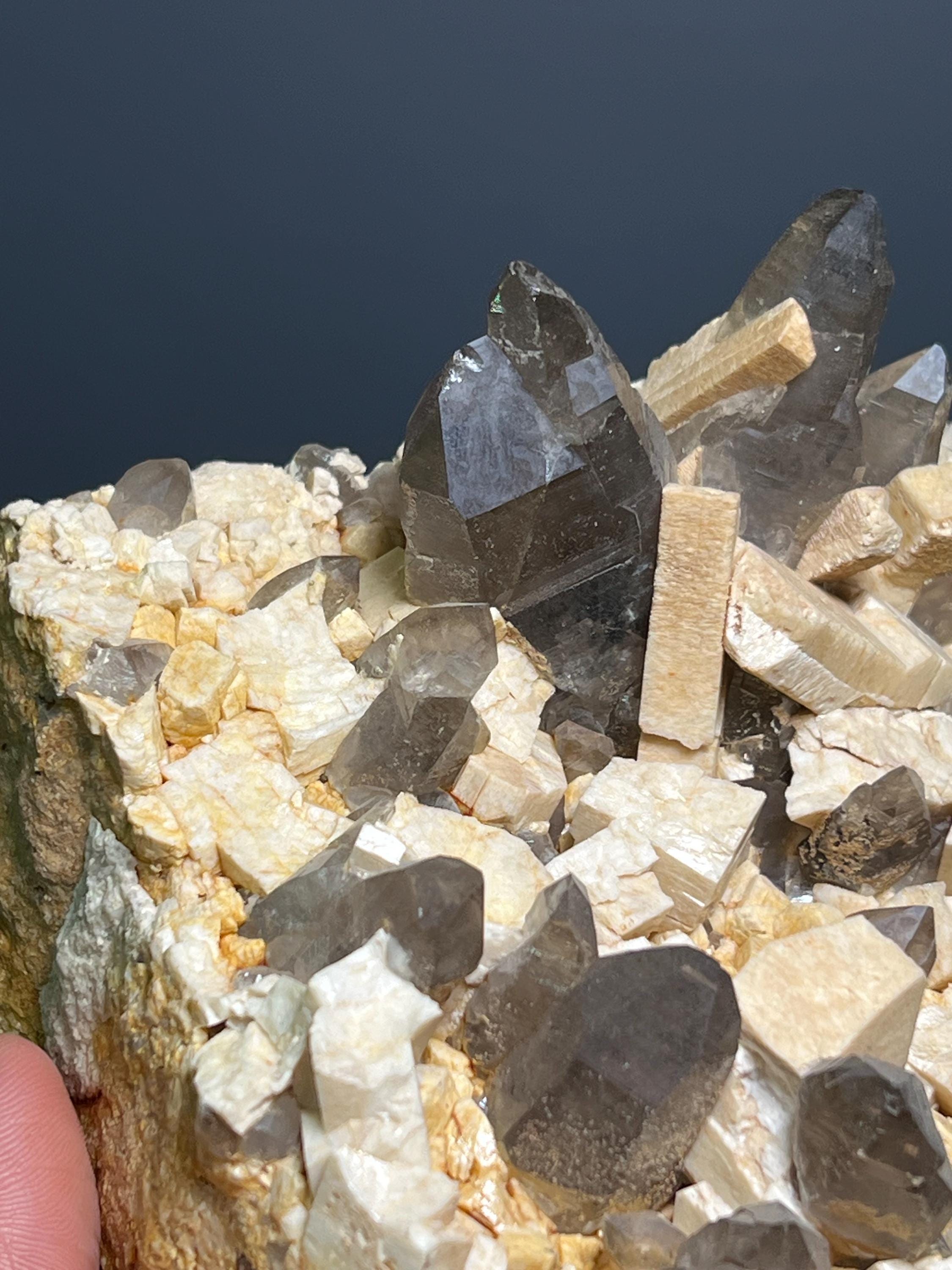 Ortochlase With Smoky Quartz Specimen, 1,5Kg - Crystal Gemstone AE 