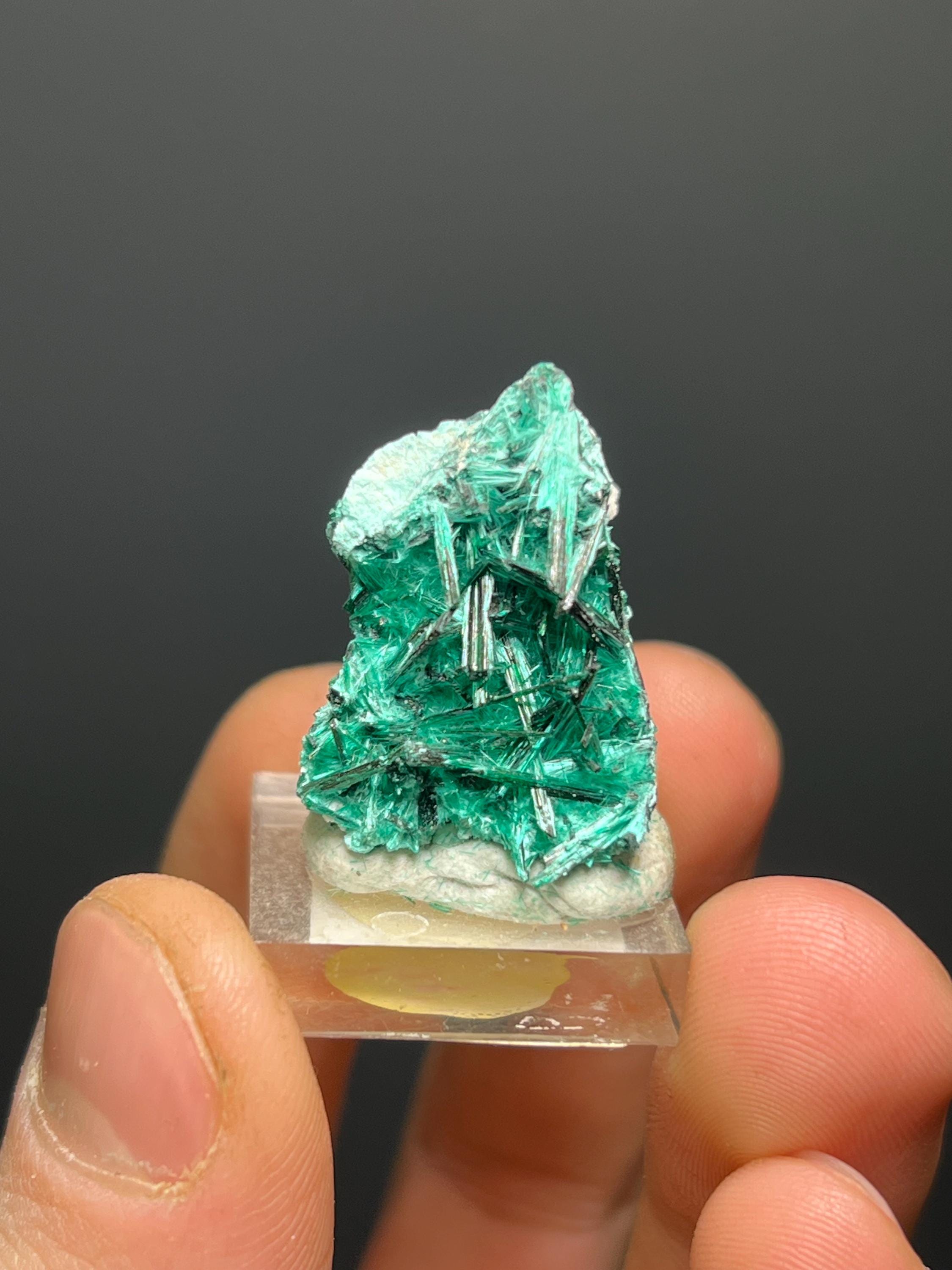 Special Brochanite Specimen - Crystal Gemstone AE 