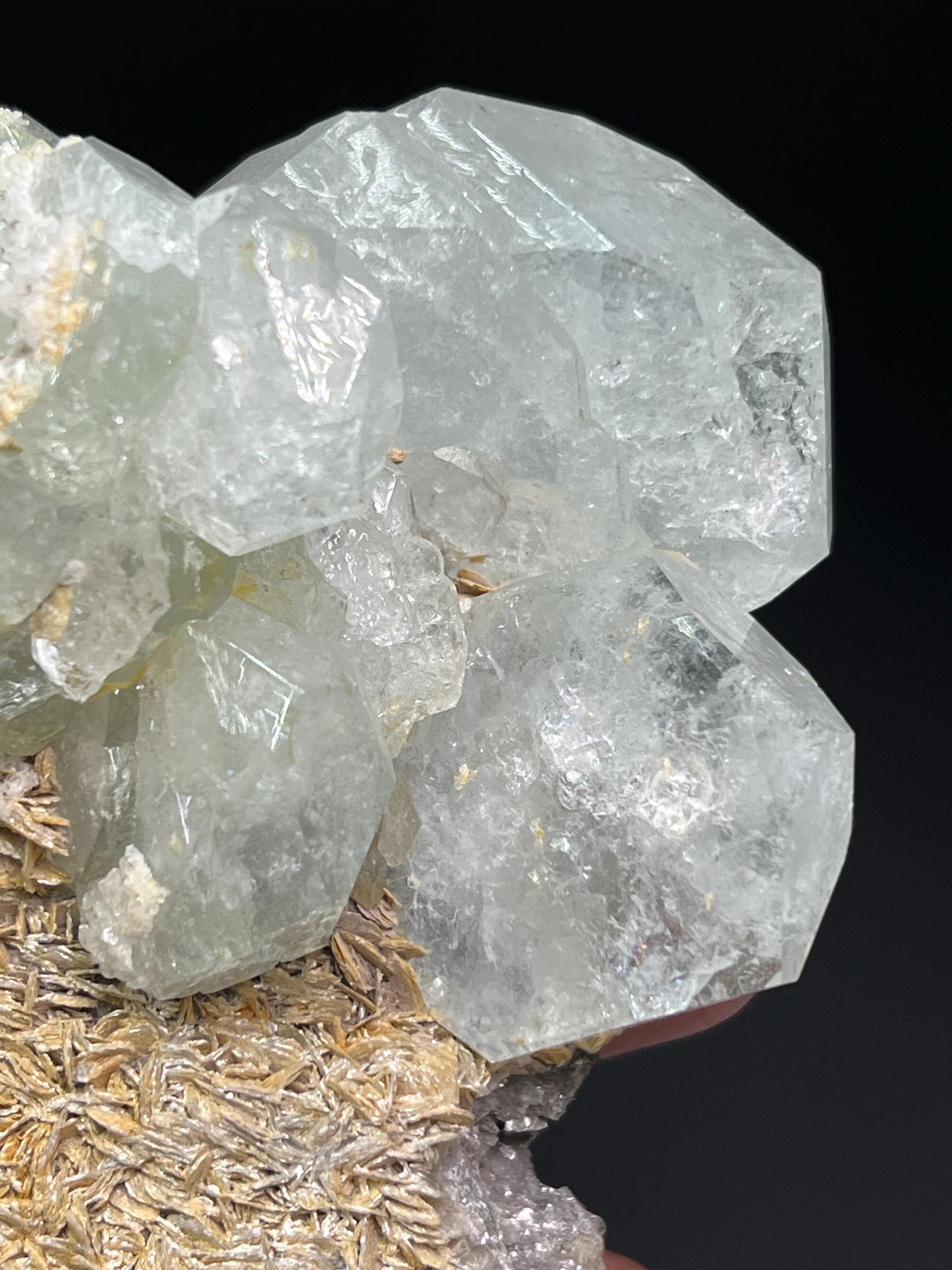 Aquamarine And Muscovite With Quartz - Crystal Gemstone AE 
