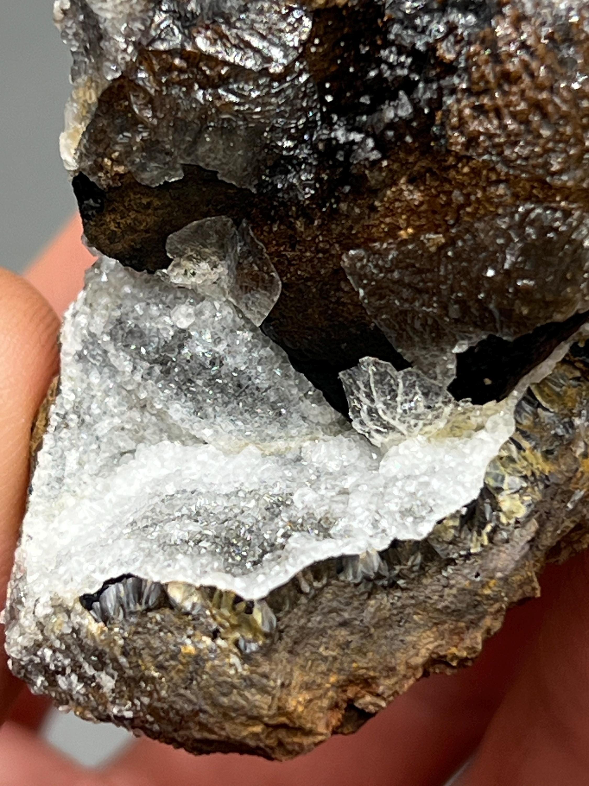 Very Special, Crystal Calcite On Hematite, From Turkey - Crystal Gemstone AE 
