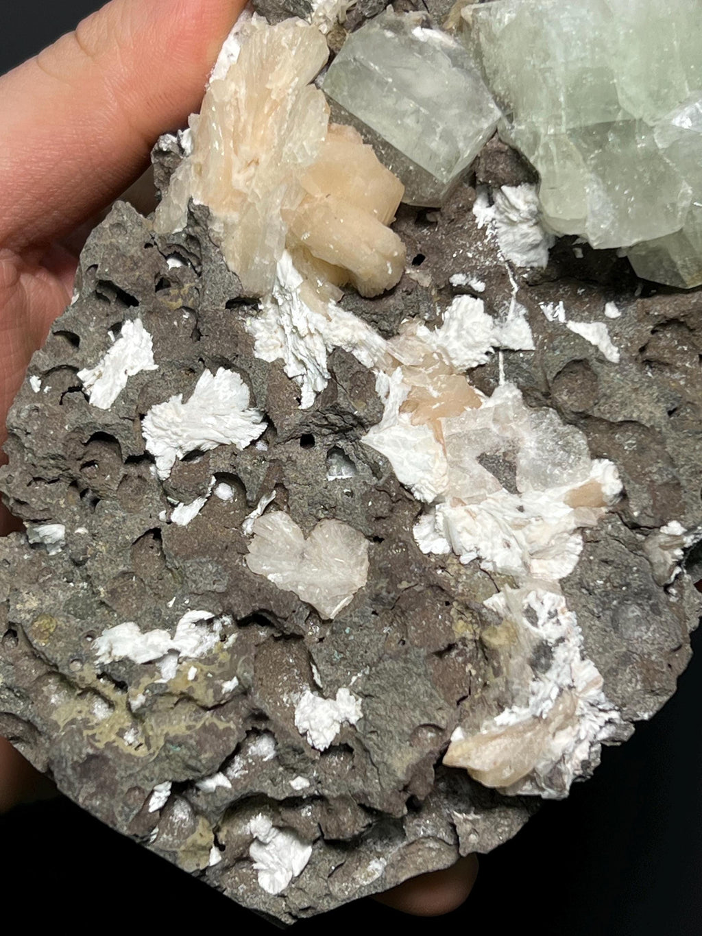 Apophyllite With Scolecite On Bassalt With Stilbite, 524gram - Crystal Gemstone AE 