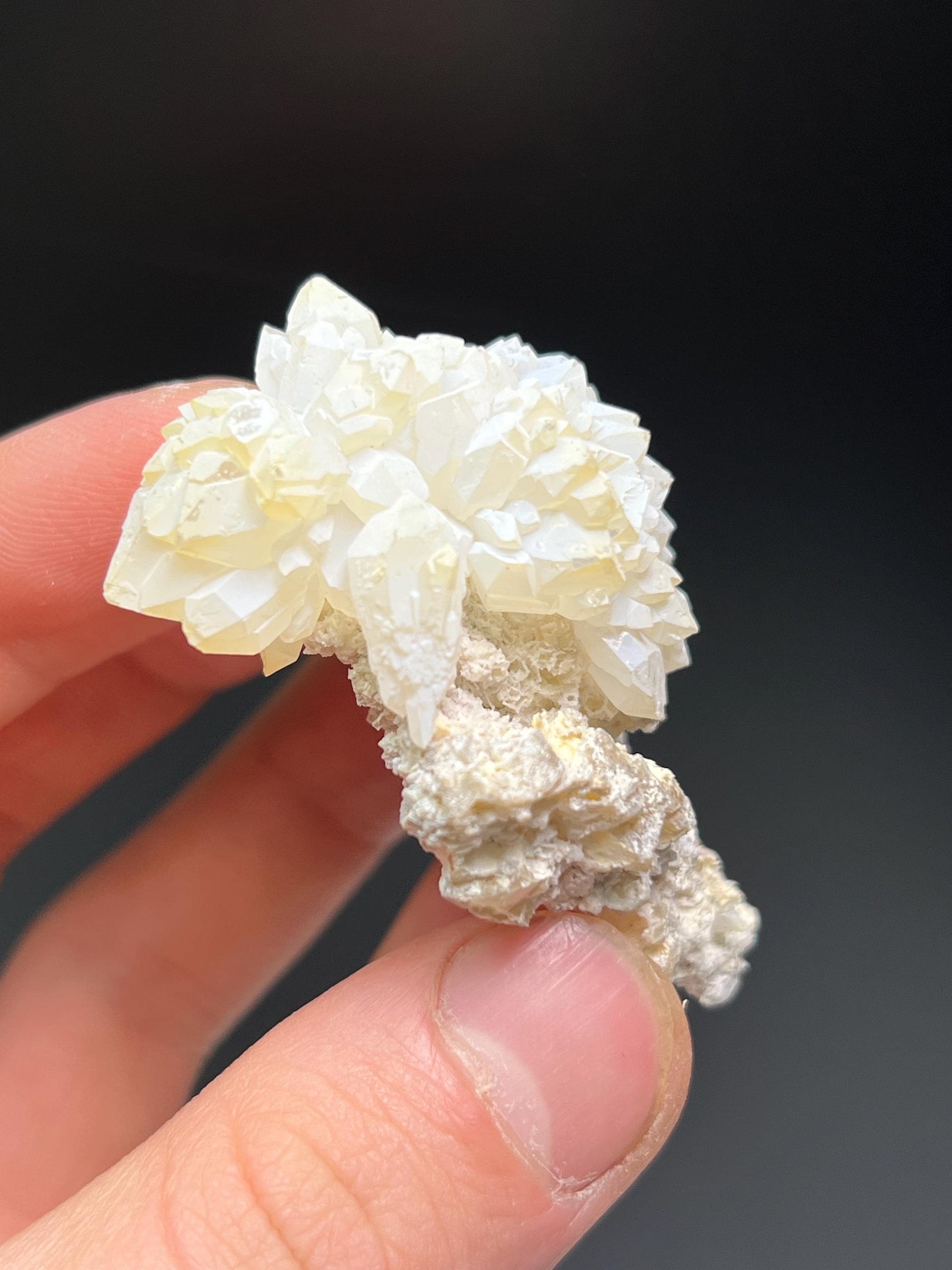 Special Crystal Quartz Specimen - Crystal Gemstone AE 