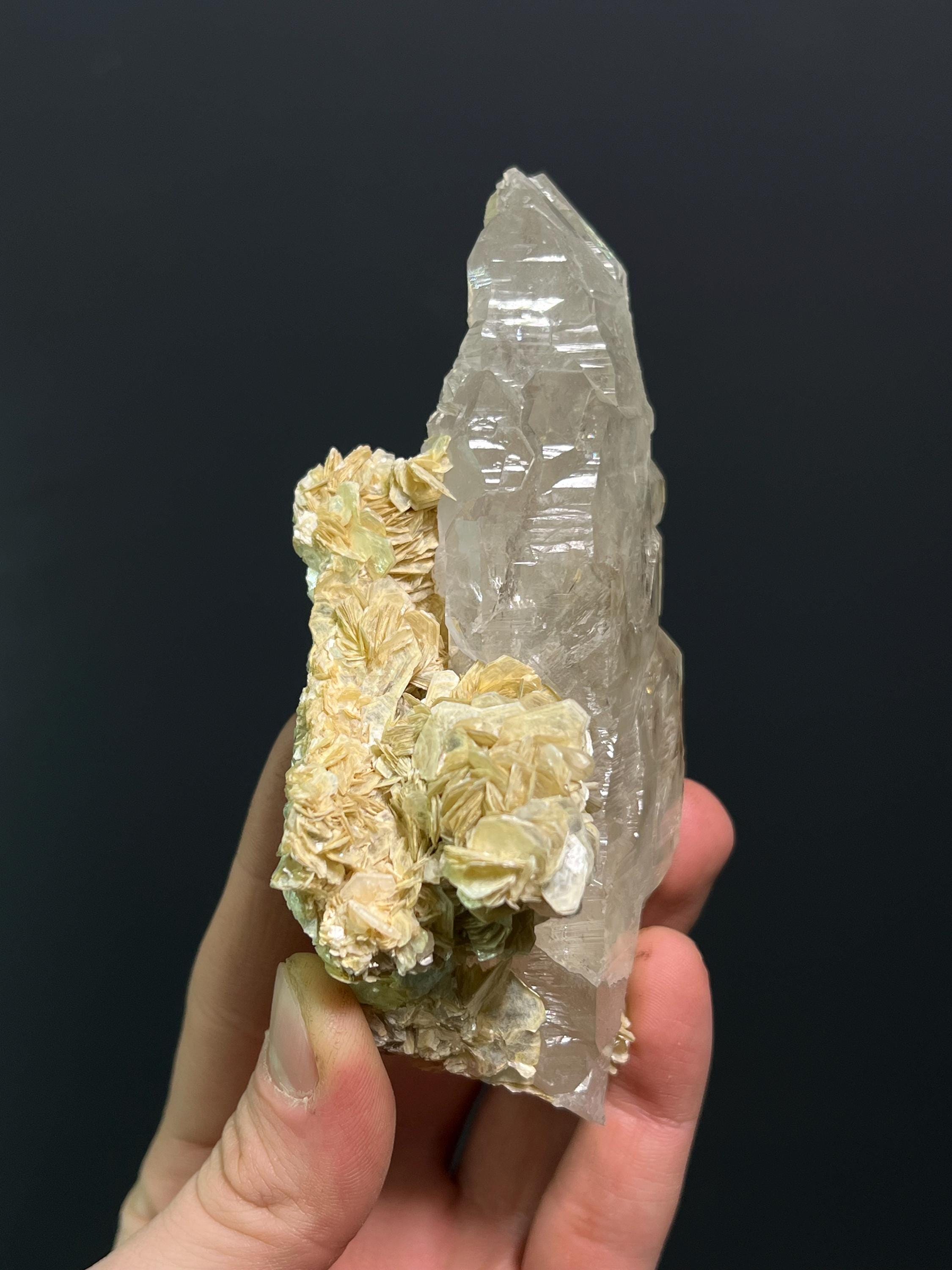 Museum Grade, Apatite Mica Quartz, 326gram - Crystal Gemstone AE 