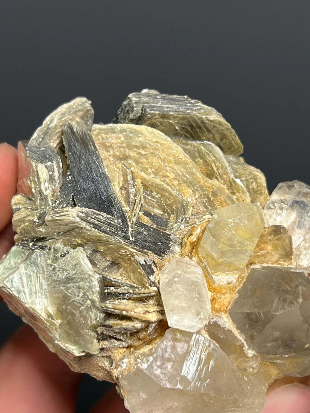 Aquamarine And Muscovite With Quartz - Pakistan - Crystal Gemstone AE 