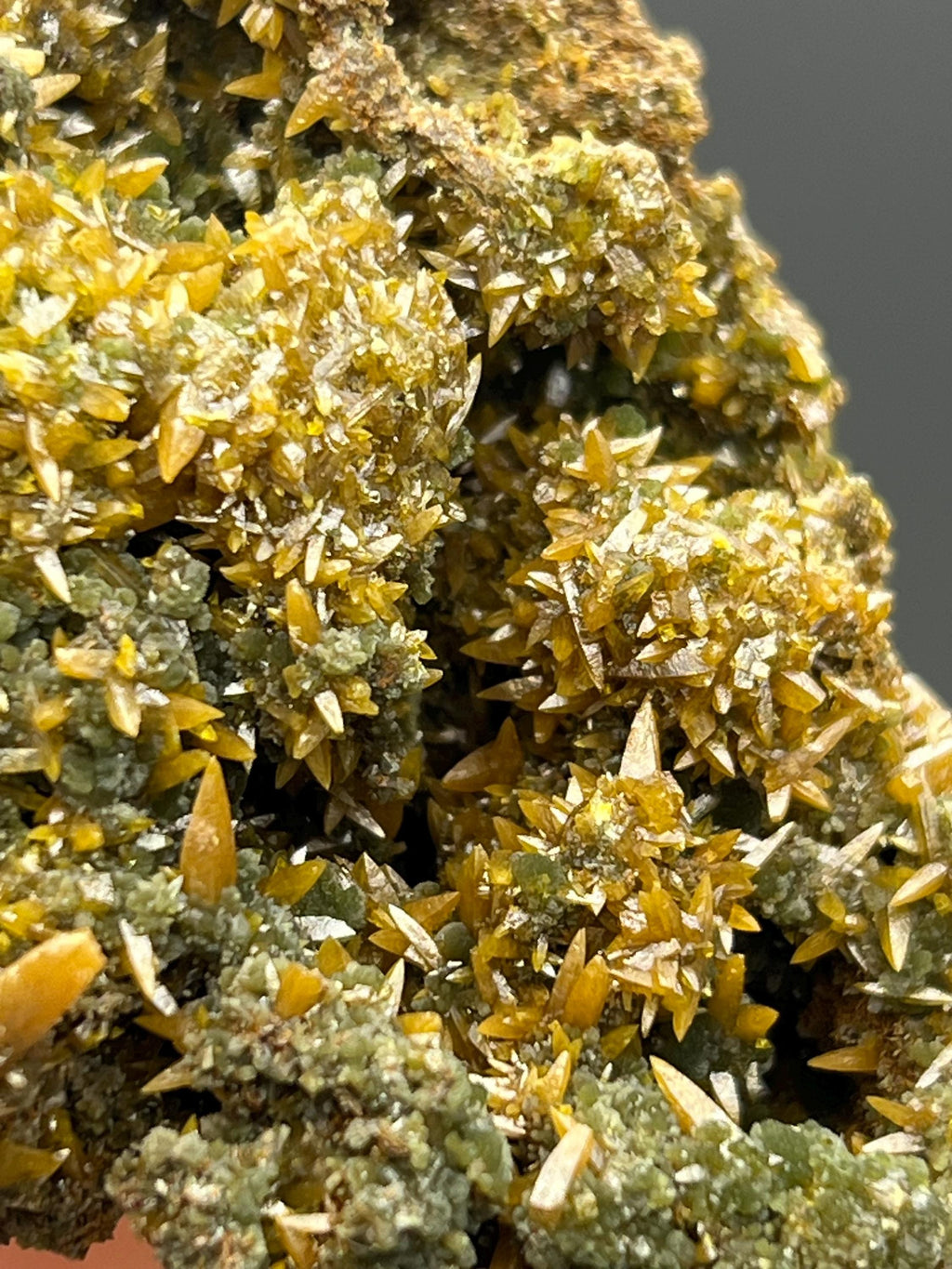 Wulfenite Mimetite, From Austria - Crystal Gemstone AE 