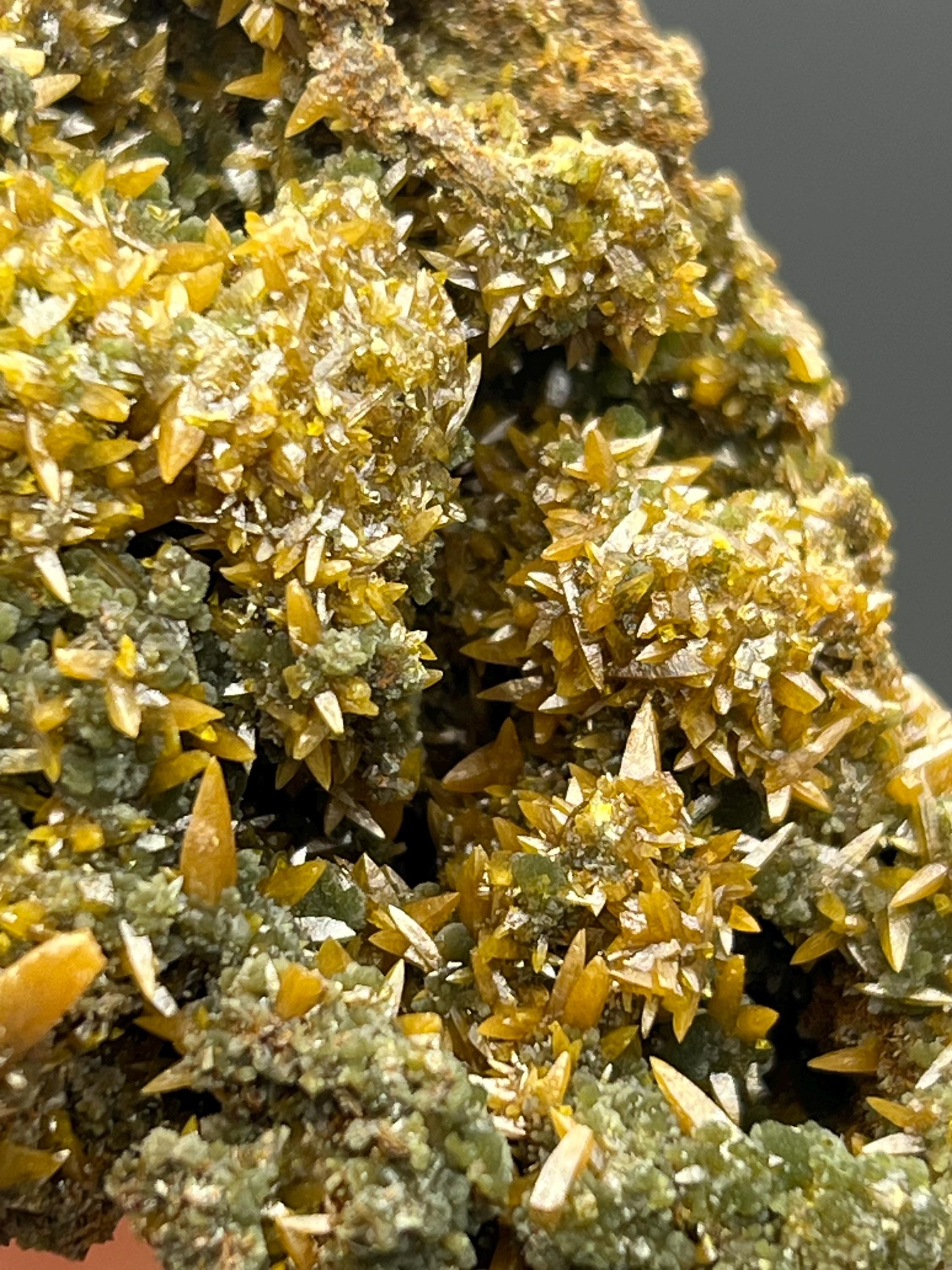 Wulfenite Mimetite, From Austria - Crystal Gemstone AE 