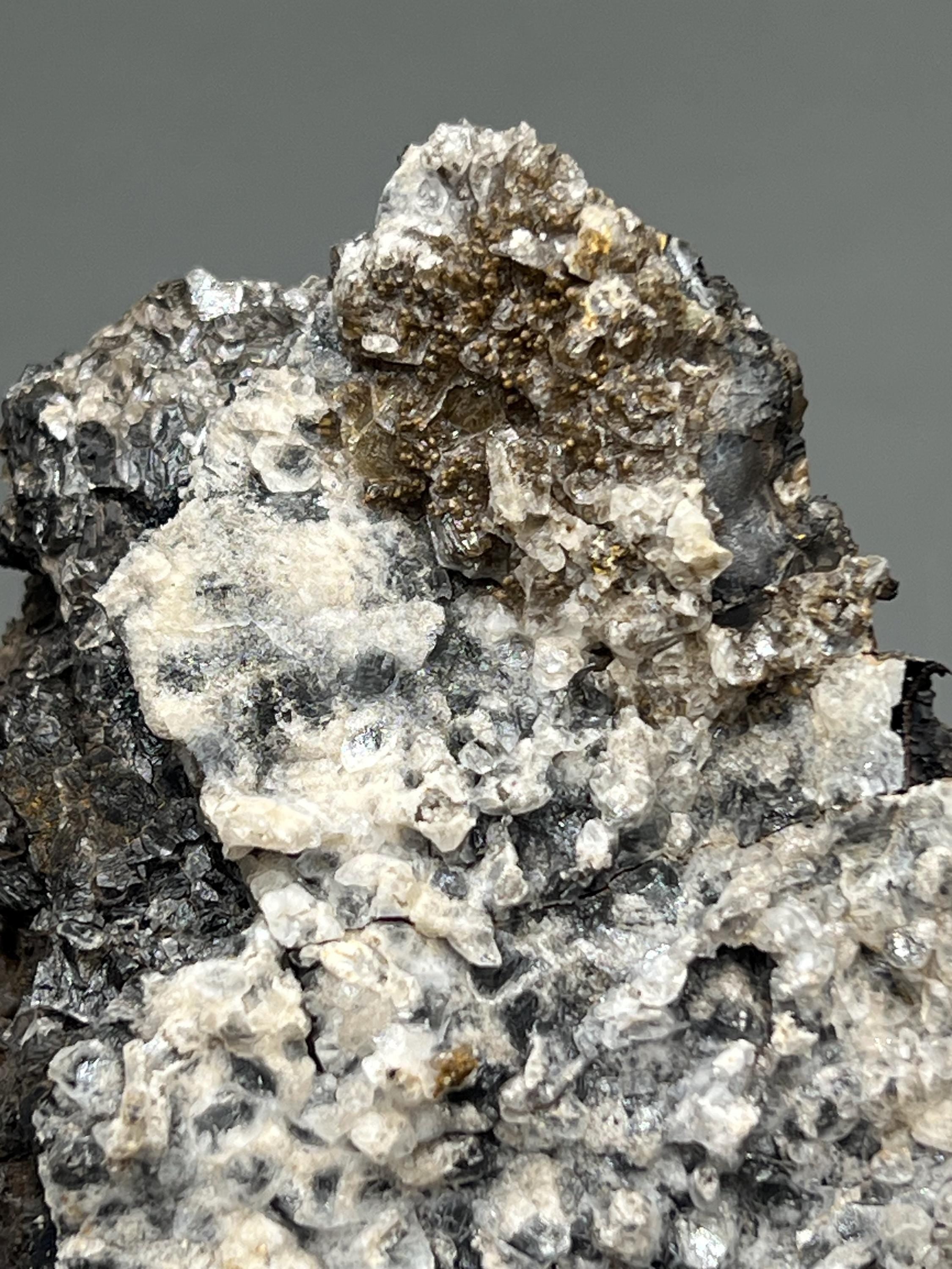 Very Special, Crystal Calcite On Hematite, From Turkey - Crystal Gemstone AE 