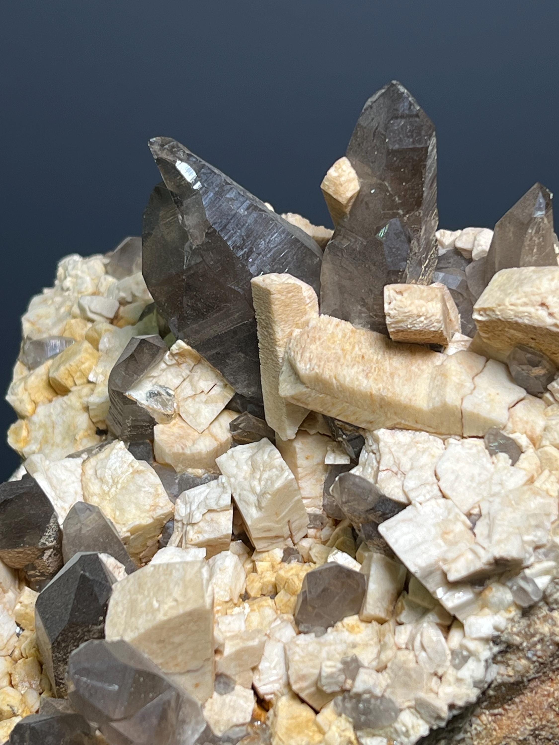 Ortochlase With Smoky Quartz Specimen, 1,5Kg - Crystal Gemstone AE 