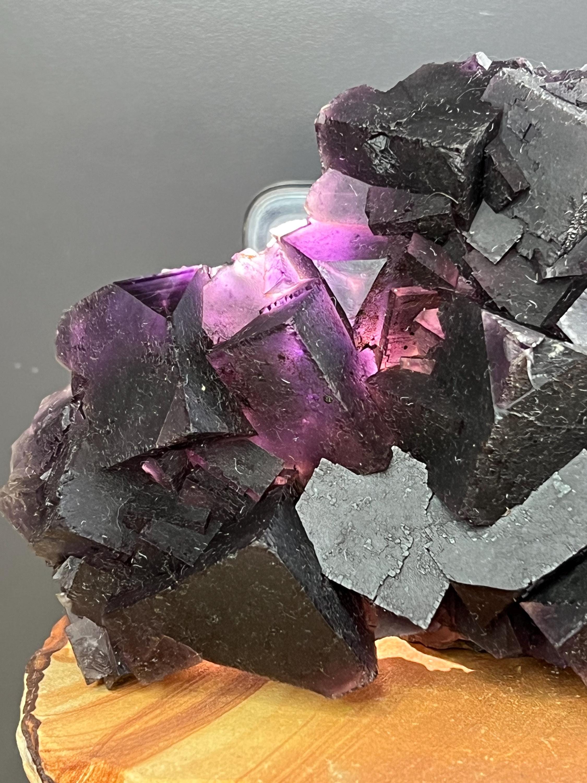 Very Special Piece! Light Permeable Fluorite Specimen From China - Crystal Gemstone AE 