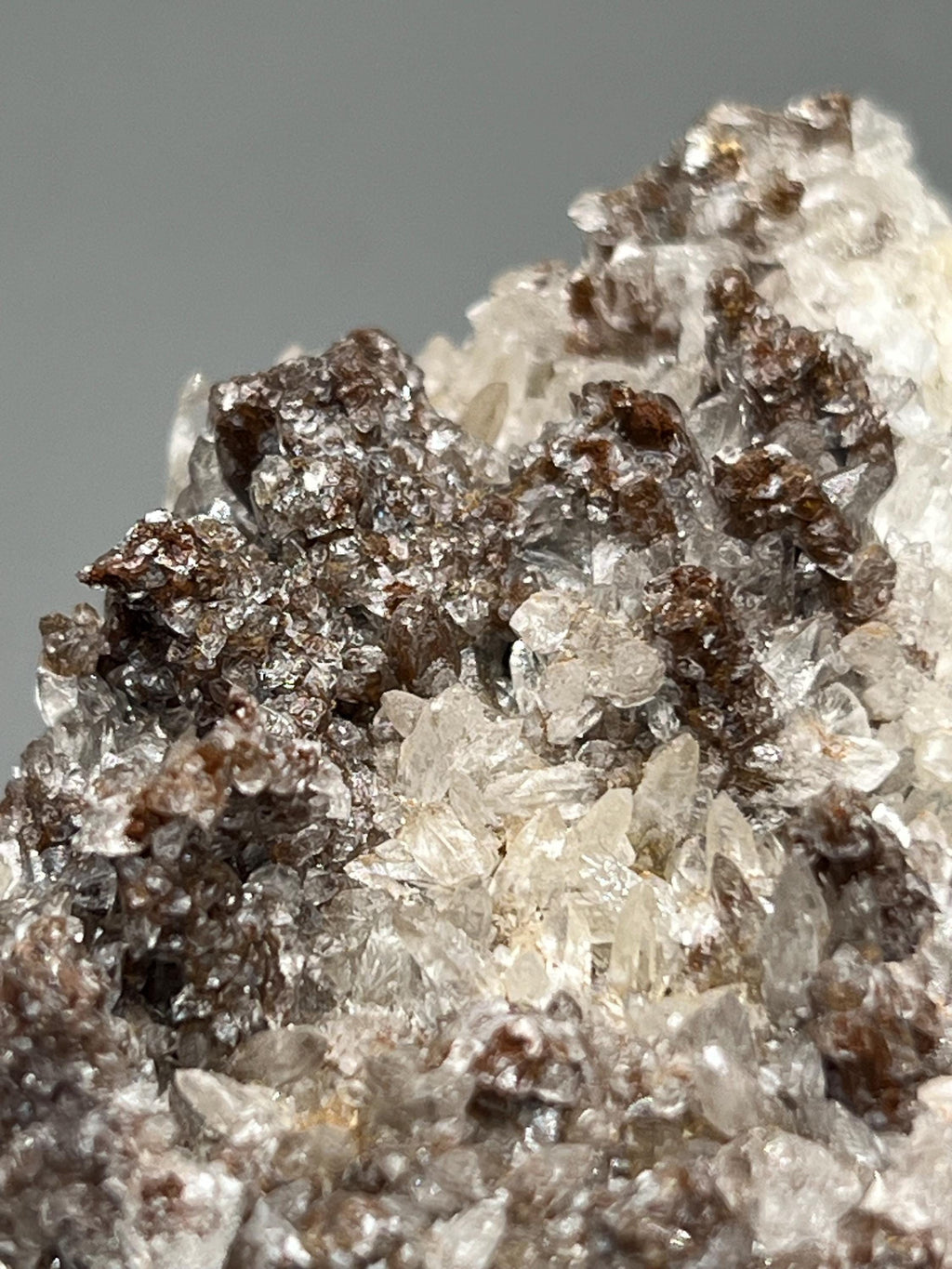 Very Special, Crystal Calcite On Hematite, From Turkey - Crystal Gemstone AE 