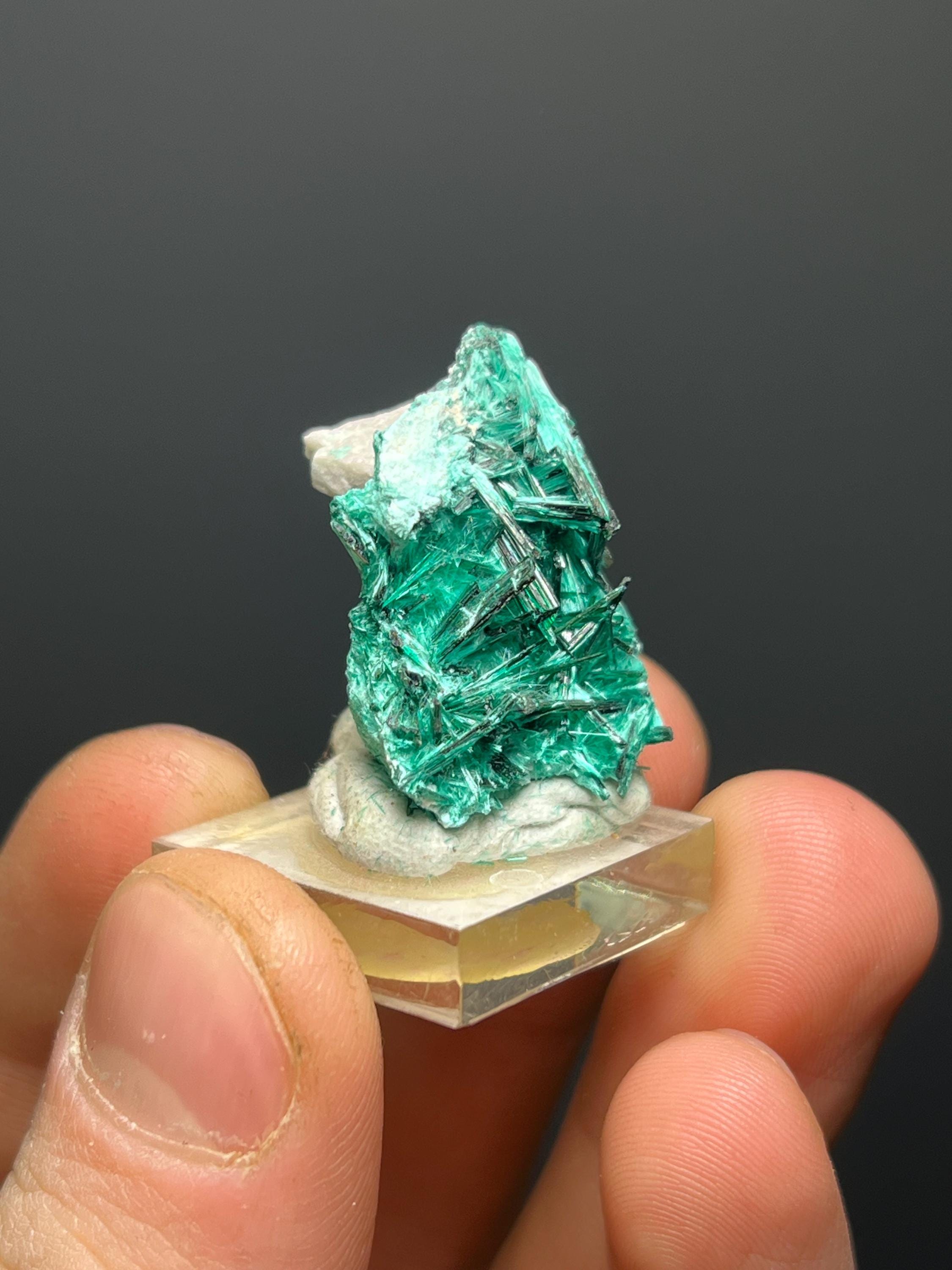 Special Brochanite Specimen - Crystal Gemstone AE 