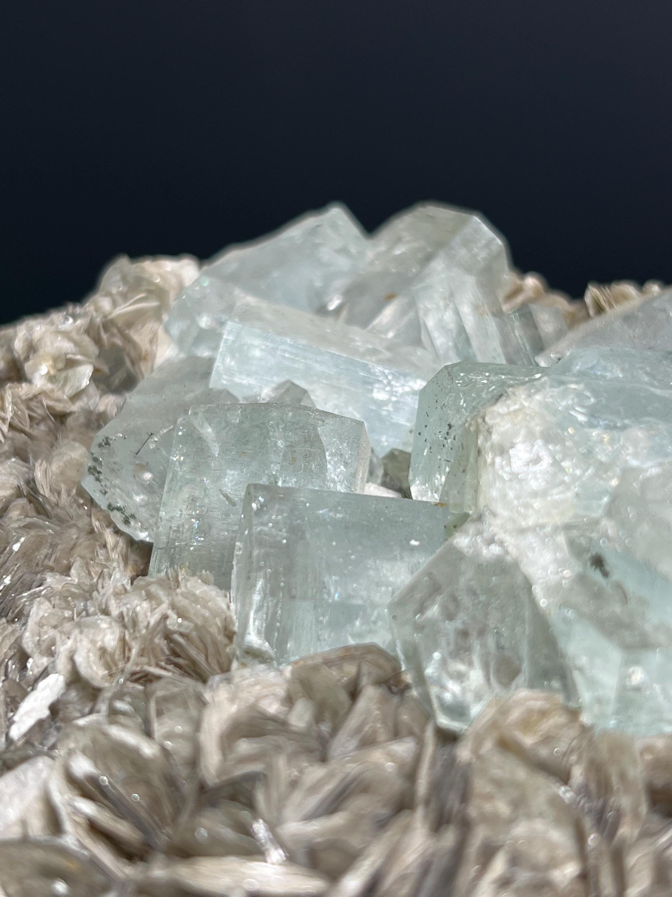 Museum Grade, Aquamarine With Muscovite Specimen, 700gram - Crystal Gemstone AE 