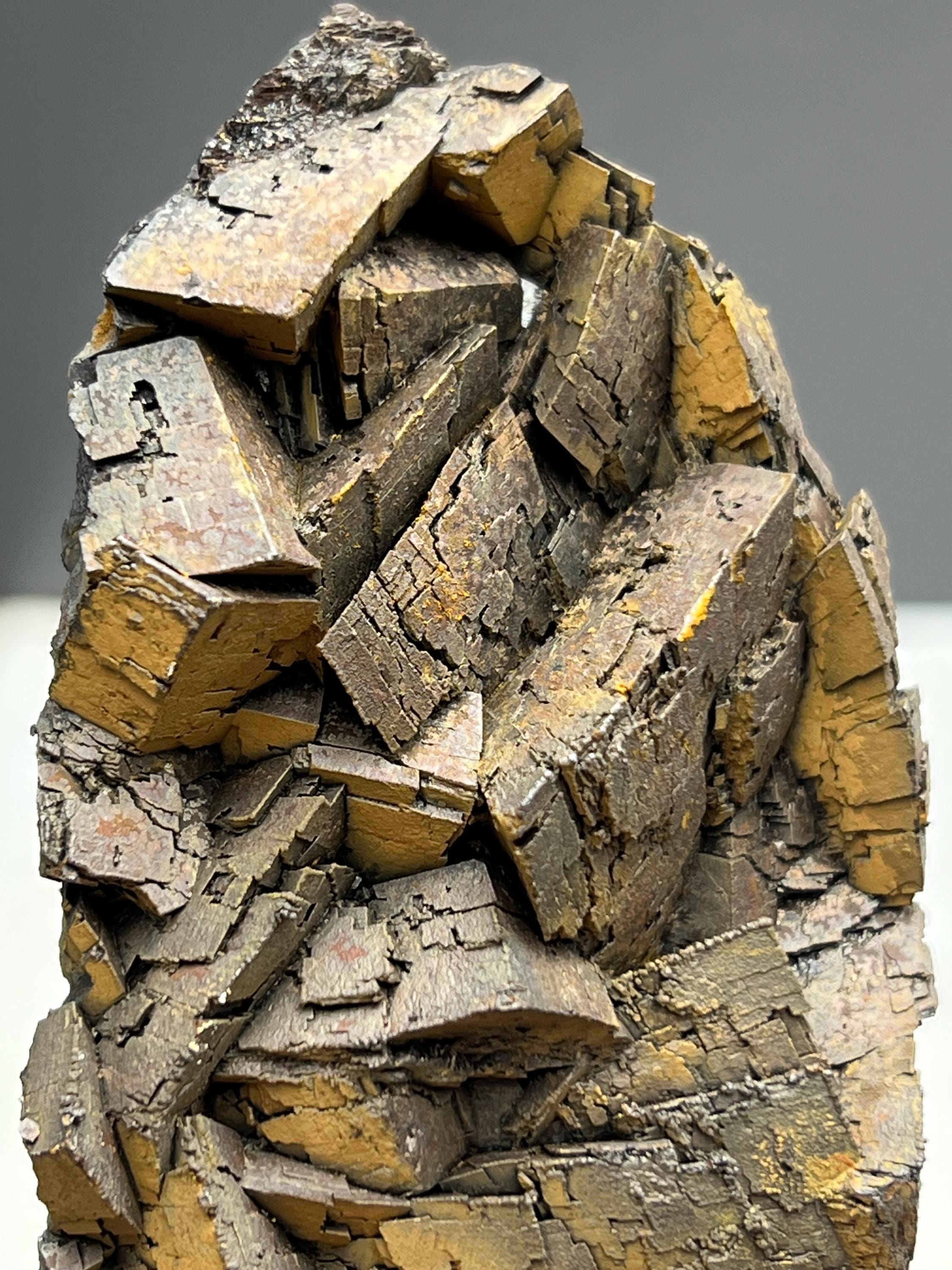 Museum quality, Very showy limonite on iron siderite, From Turkey - Crystal Gemstone AE 
