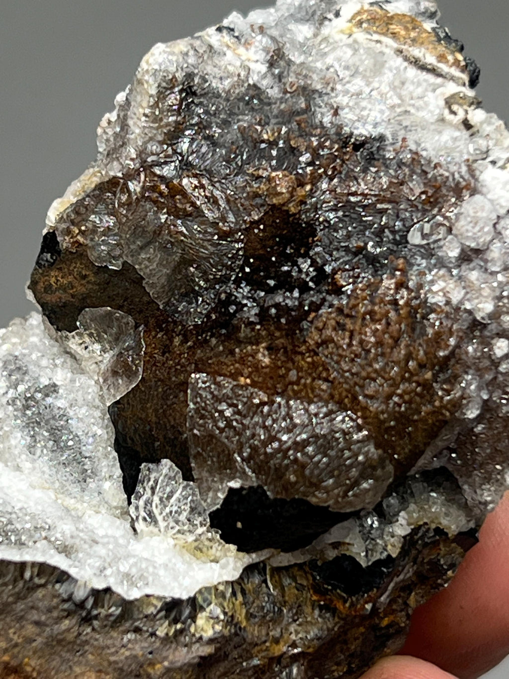 Very Special, Crystal Calcite On Hematite, From Turkey - Crystal Gemstone AE 