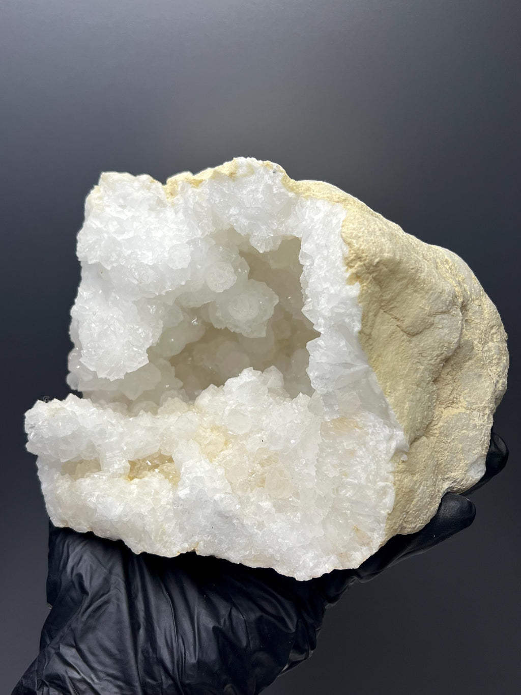 Crystal Quartz Geode - Crystal Gemstone AE 