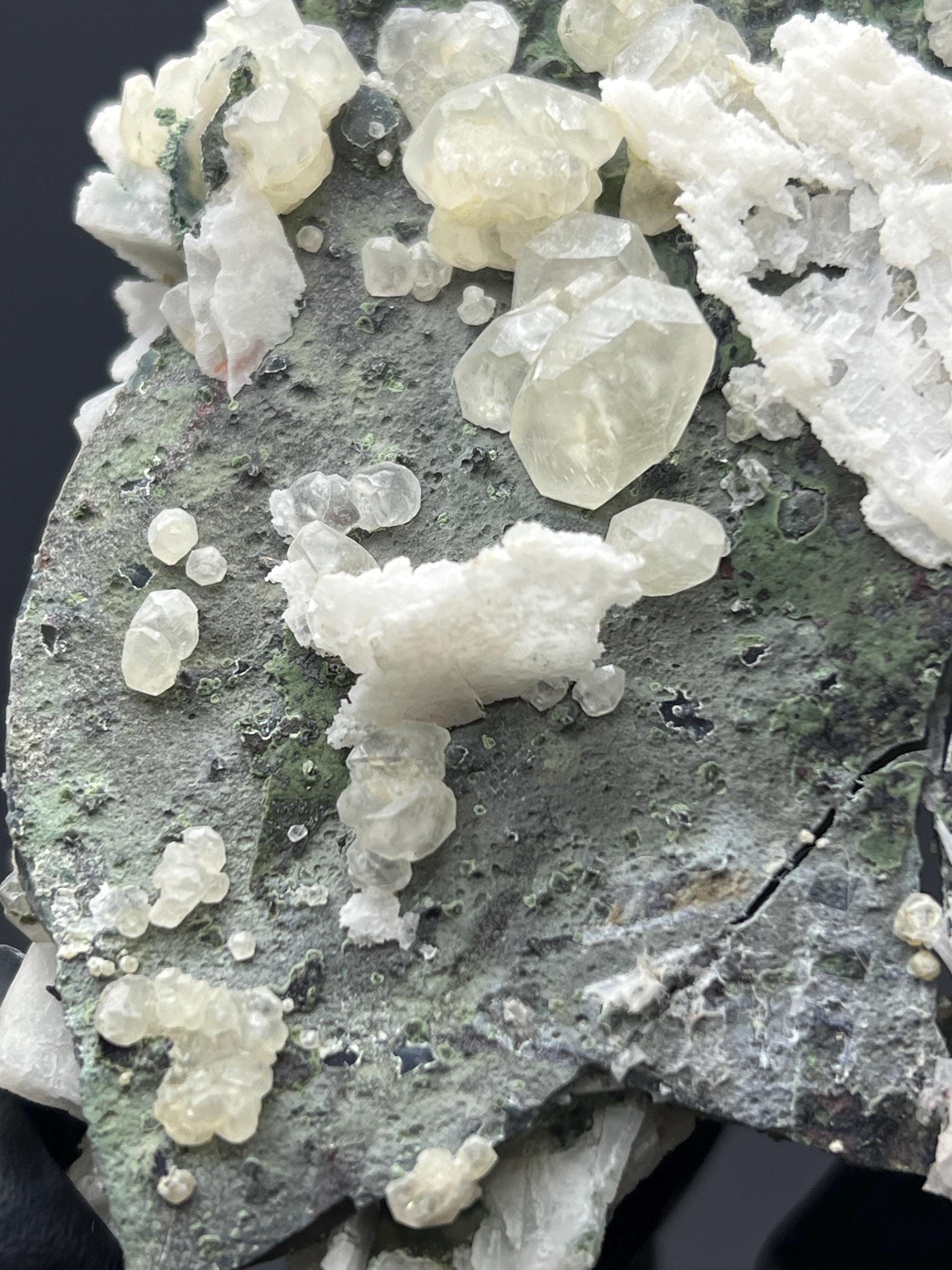 Anhydrite And Calcite On Prehnite - Crystal Gemstone AE 