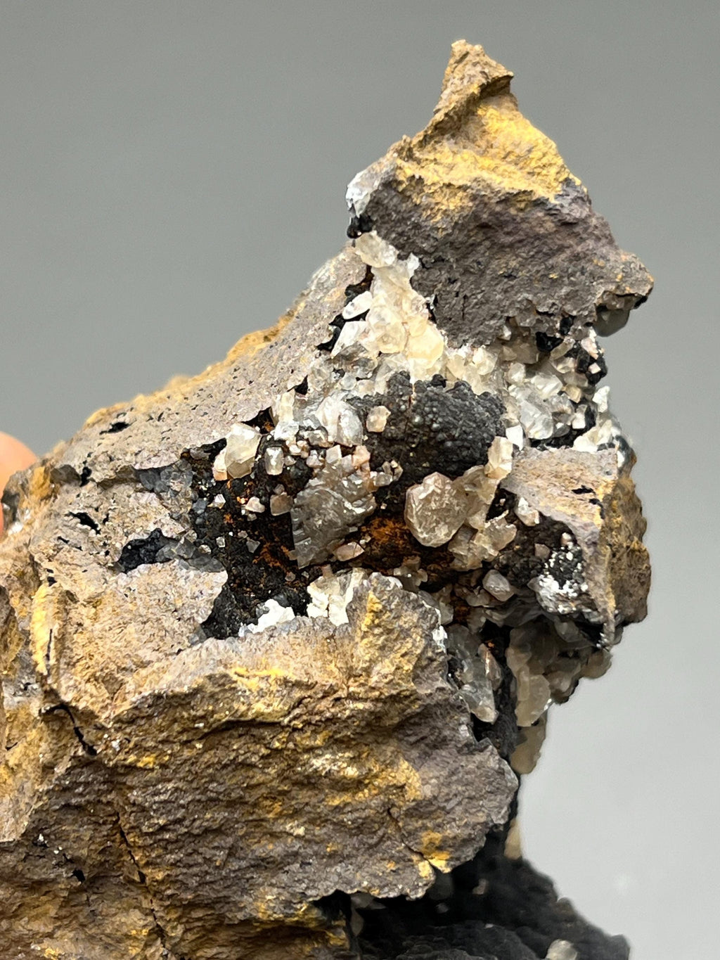 Very Special, Crystal Calcite On Hematite, From Turkey - Crystal Gemstone AE 