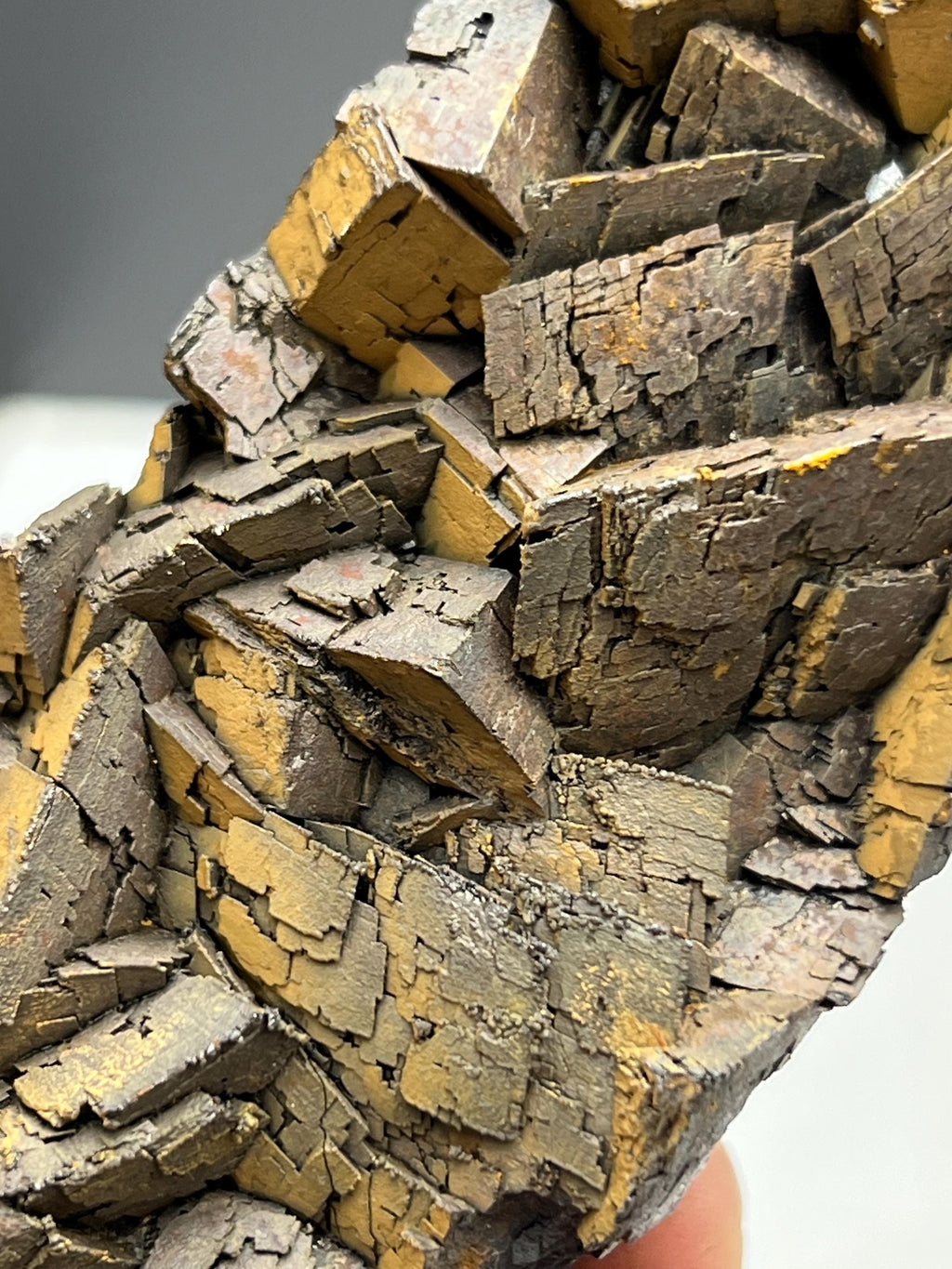 Museum quality, Very showy limonite on iron siderite, From Turkey - Crystal Gemstone AE 