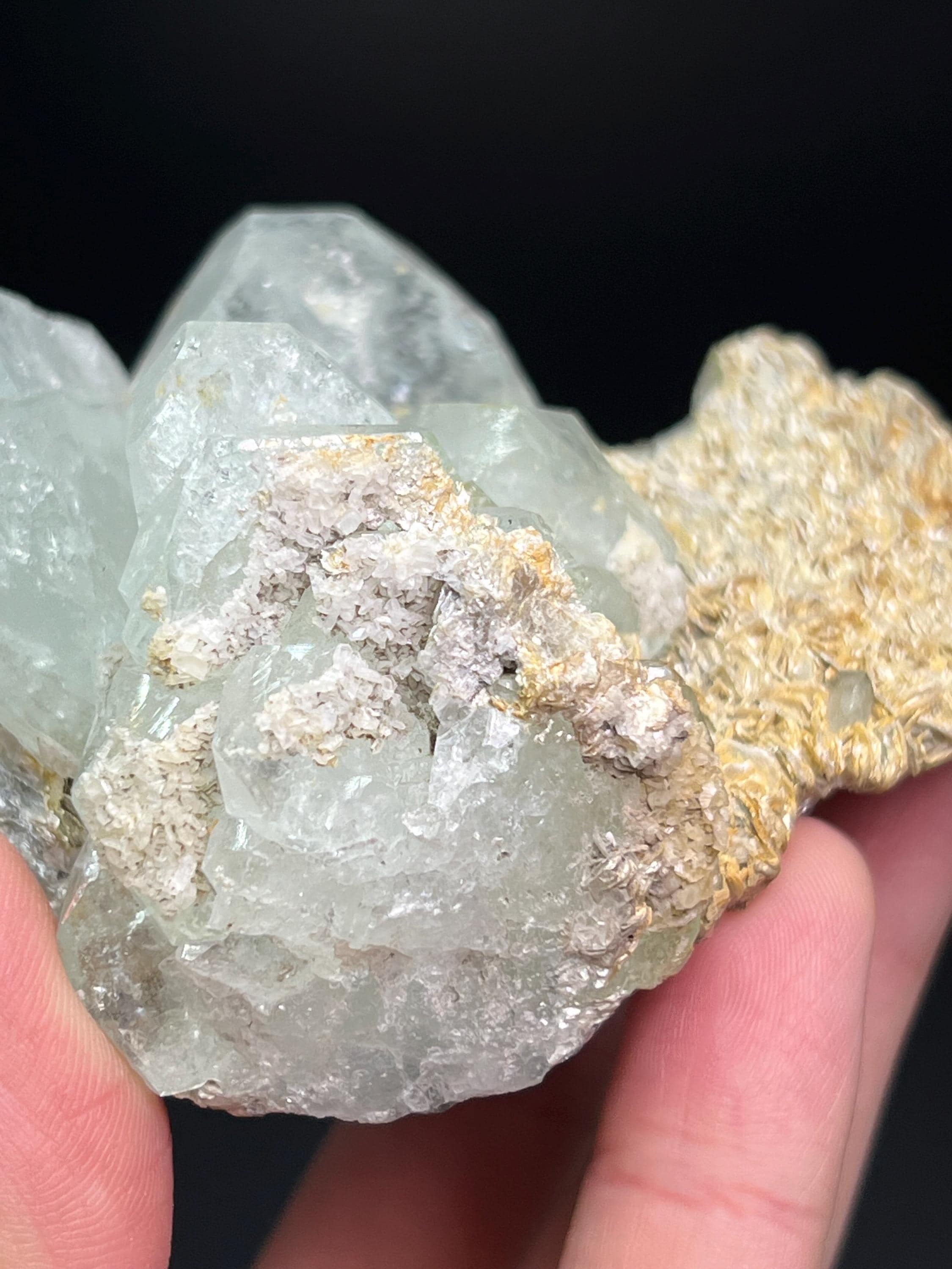 Aquamarine And Muscovite With Quartz - Crystal Gemstone AE 