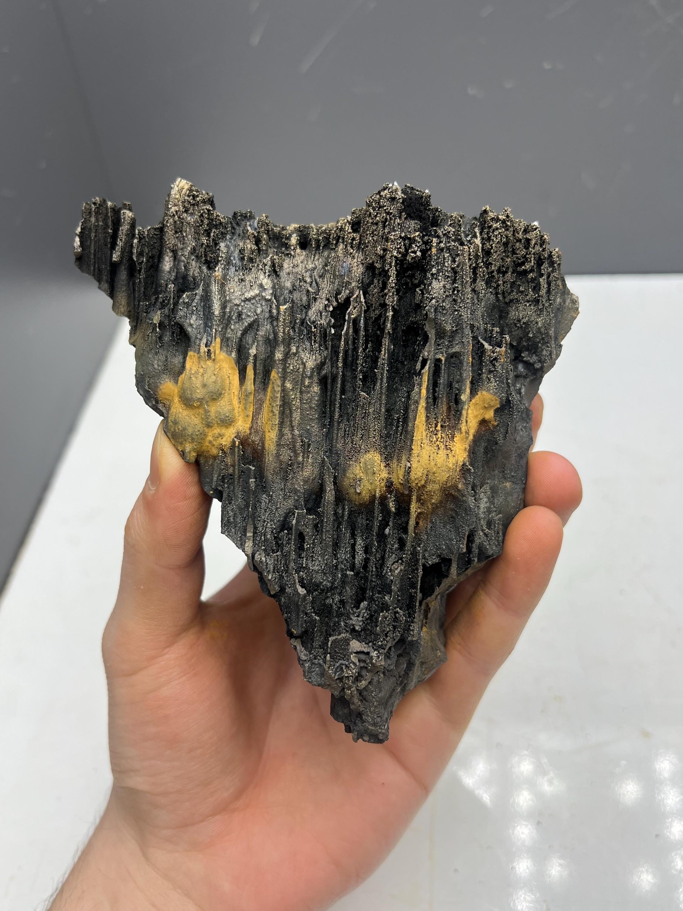Museum quality, Very showy limonite with golden color stalactite Goethite, special collections piece - Crystal Gemstone AE 