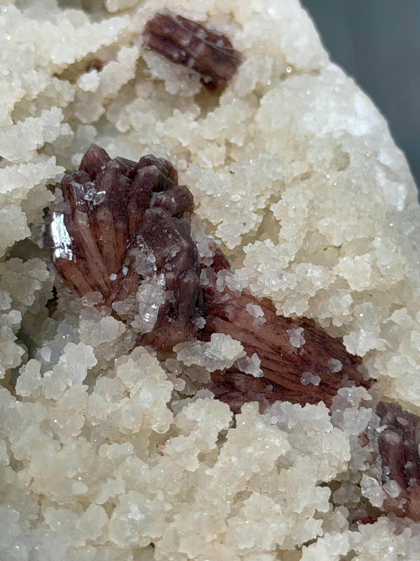 Heulandite On Chalcedony