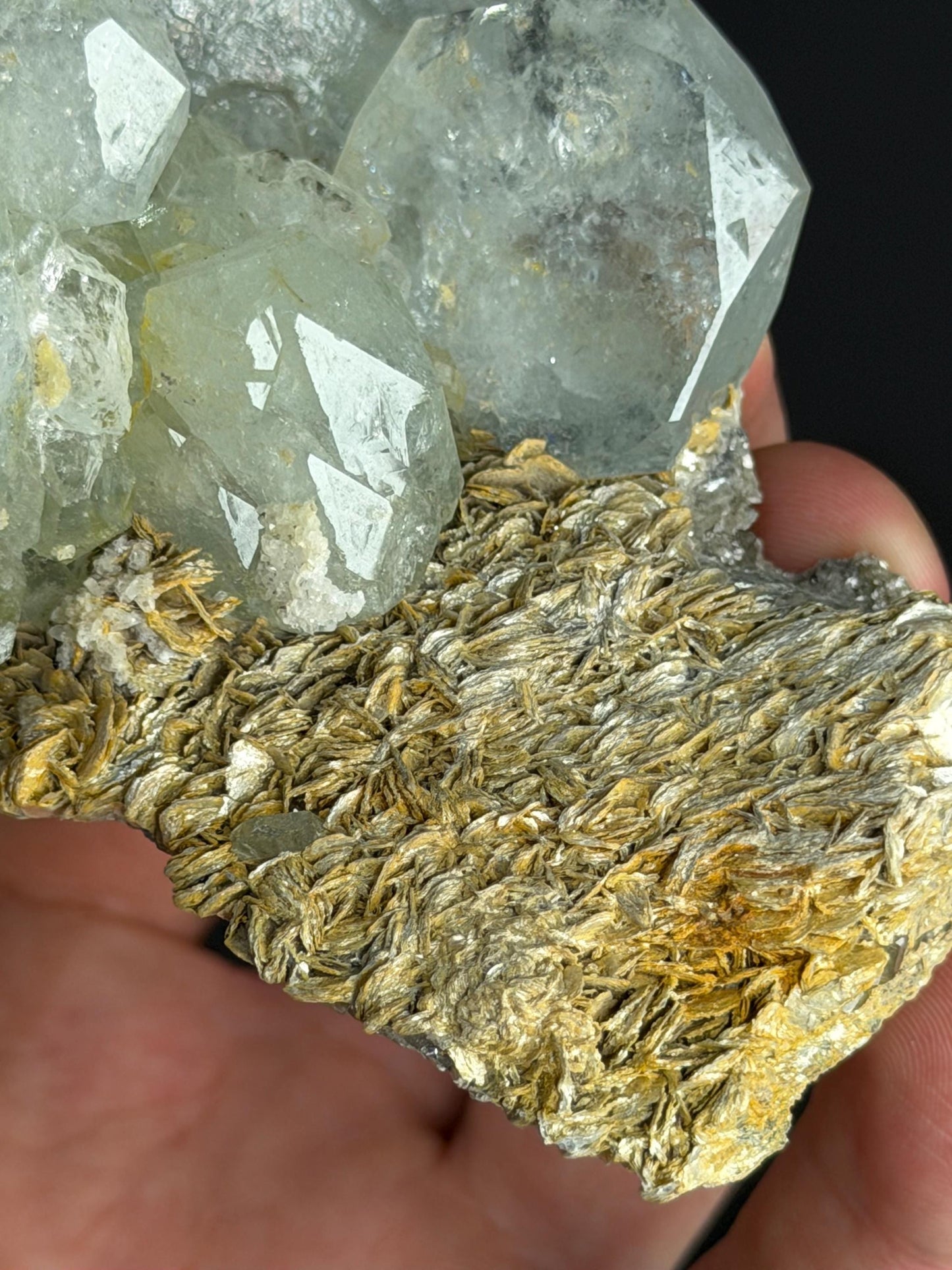 Aquamarine And Muscovite With Quartz